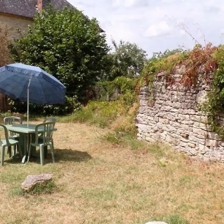 Dom wakacyjny House Au Refuge Du Criquet Gourdon